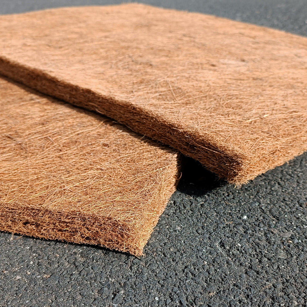 Frostschutzmatte für Pflanzen, Detail einer Kante